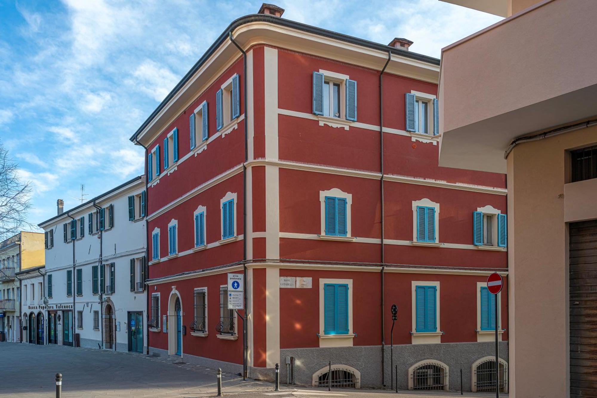 Lamalatestina Suite - Apartment In Front Of The Castle Rimini Bagian luar foto